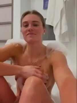 Alysha Newman Leaked Onlyfans – Nude In Bathtub